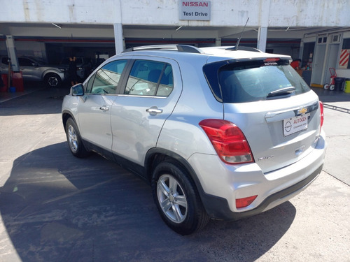 Imagen 10 de 15 de Chevrolet Tracker Premier