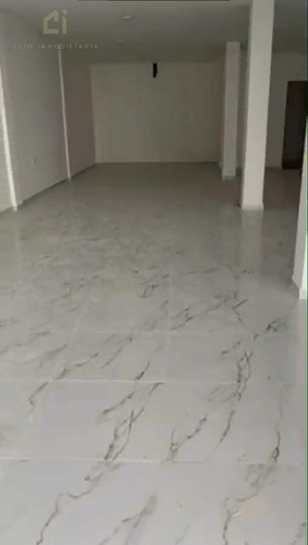 Edificio En Renta En El Centro De Veracruz, Es De Plantas Y Cuenta Con Baños Para Dama Y Cablleros