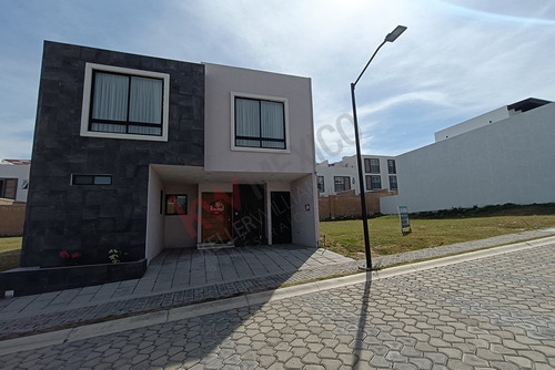 Casa En Venta Con Increibles Acabados, Ideal Para Familia O Inversión
