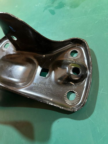Base Soporte De Puente Trasero Jetta 2019 2020 2021 2022 24 (Usado)
