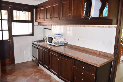 Casa En Roosevelt, 3 Dormitorios *- Ref: 3277
