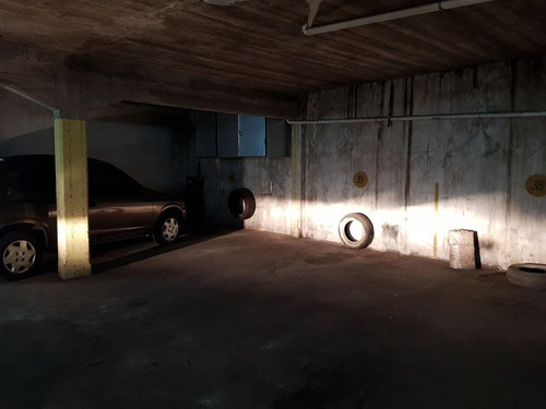 Imagen 4 de 7 de Cochera En Venta En Moreno 1800