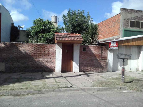Imagen 2 de 7 de Casa En Venta Cond En Castelar Sur