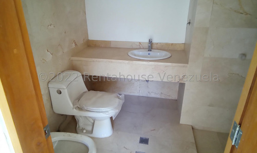 Ss: Vende Apartamento 23-15207 En Lomas De Las Mercedes De 205 M2, 3h/4b/4pe