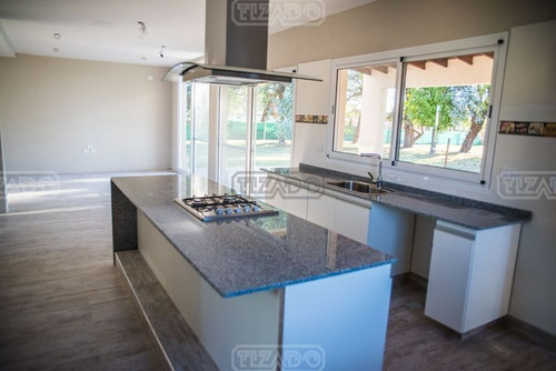 Casa En Venta Ubicado En San Alfonso, Pilar Del Este