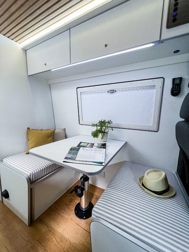 Equipamiento Motorhome Sprinter Mercedes Benz