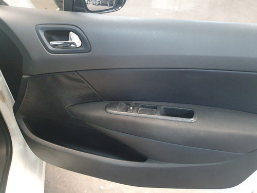 Imagen 11 de 15 de Peugeot 308 Allure 1.6 Nafta Manual 5 Puertas 2015 Vl