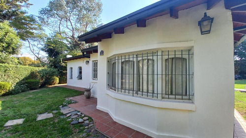Casa En Venta Con Escritura Inmediata- Villa Parque Sicardi