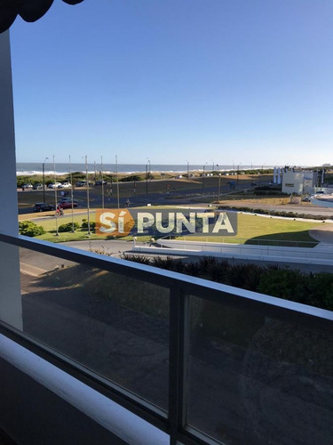 Imagen 19 de 19 de Moderno Apartamento De 2 Dormitorios En Alquiler Frente Al Mar