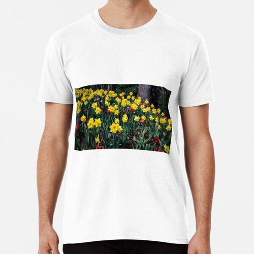 Remera Narcisos Y Tulipanes Algodon Premium 