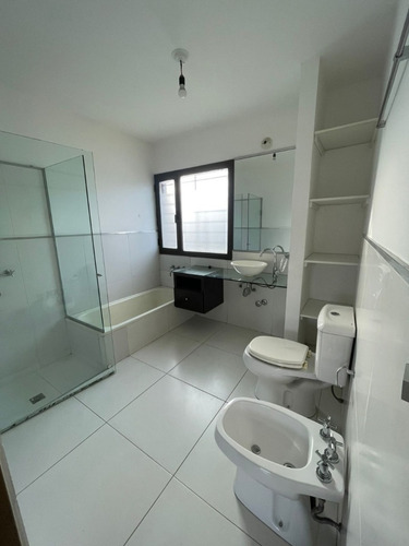 Alquiler Duplex 2 Dorm Con Escritorio B° Lomas Del Chateau.