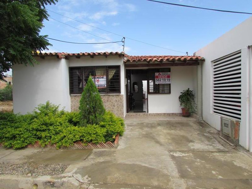 Casa En Venta En Villa Del Rosario. Cod V17899