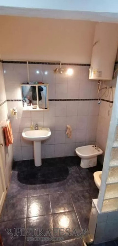 Apartamento En Venta, 2 Dormitorios, 1 Baño, Cerro Largo, Centro.