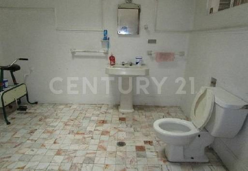 Imagen 14 de 18 de Casa En Condo. En Venta Con Excelente Metraje De Terreno, No Comparte Muros.