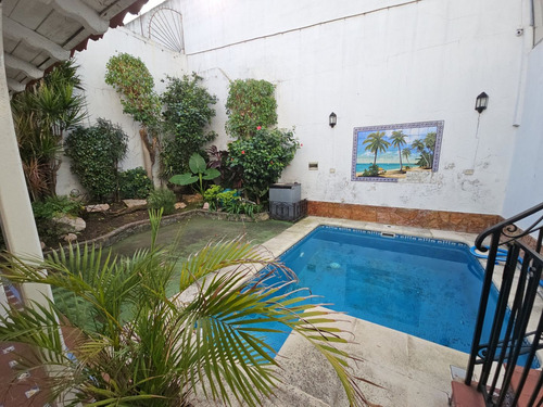 Casa Lote Propio 5 Amb. Con Jardín Y Pileta Floresta