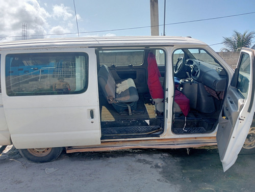 Vehículo Sin Fayas Entran 12 Personas Ya Con El Chófer