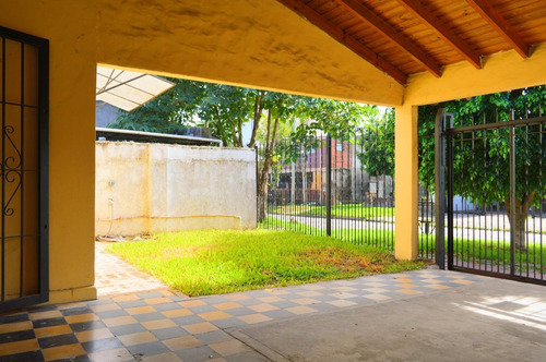 Imagen 4 de 30 de Casa 4 Ambientes En Rafael Calzada Con Parque Y Parrilla