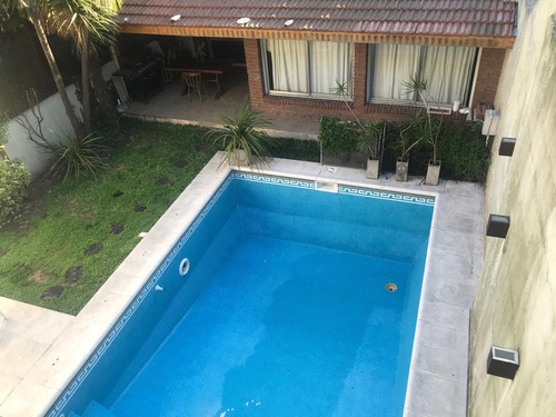 Imagen 5 de 10 de Amplio Chalet Con Jardin, Pileta, Parrilla, En Florida