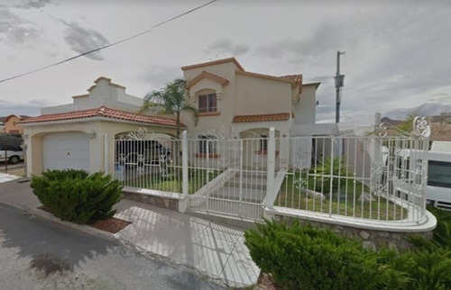 Casa En Venta  Praderas De Leon Chihuahua  Lf*