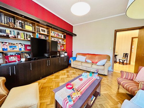Apartamento En Venta De 4 Dormitorios C/ Cochera En Cordón
