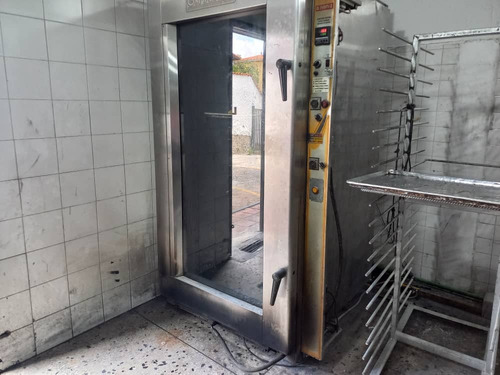 Venta Excelente Fondo De Comercio De Panadería Ubicada En Colinas De Bello Monte. Inf. Ma. Fda. Varela