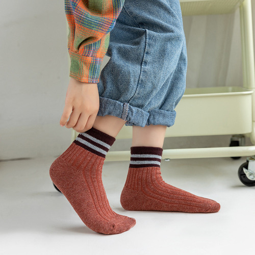 A Lindos Calcetines De Algodón Transpirables Para Niños