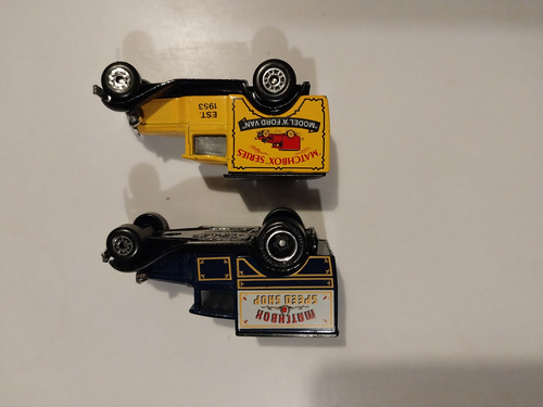 Un Matchbox Ford Model A Furgon.