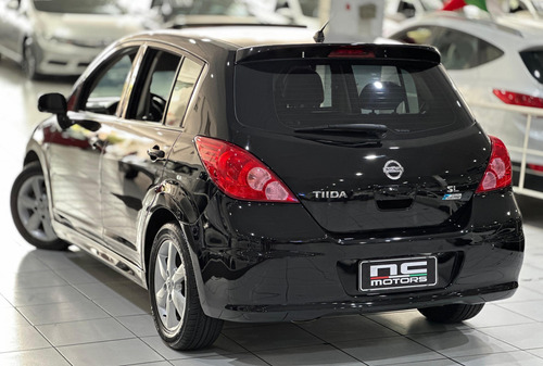Nissan Tiida 1.8 Sl Flex 5p