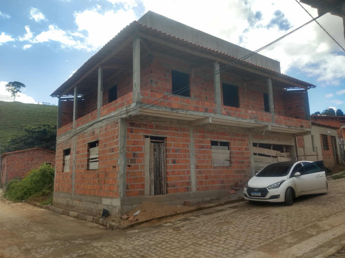 Sobrado À Venda