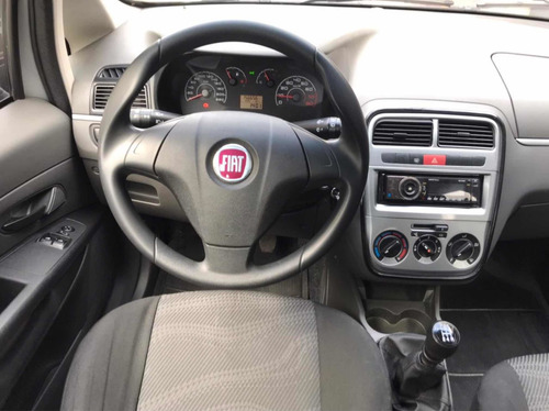 Fiat Punto 1.4 Attractive 2011/2012 Manual