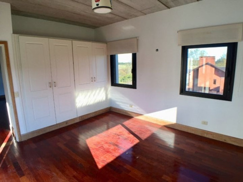 Casa A La Venta Con Renta En Lomas De La Tahona