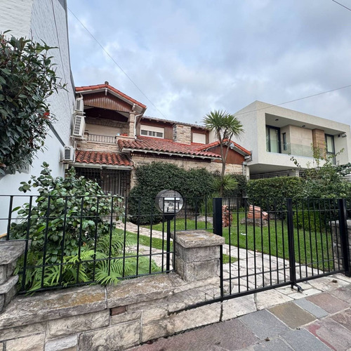 Venta Casa 6 Ambientes Villa Sarmiento Con Piscina