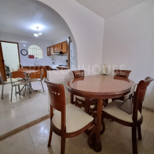 Casa En Venta En La Urb. La Blanquera, Palo Negro.