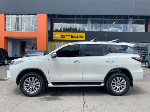 Imagen 6 de 25 de Toyota Fortuner Srv 2021