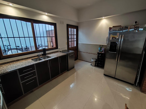 Venta/ph/4 Ambientes/aptocredito/cochera/patio/parrilla/permuta/liniers