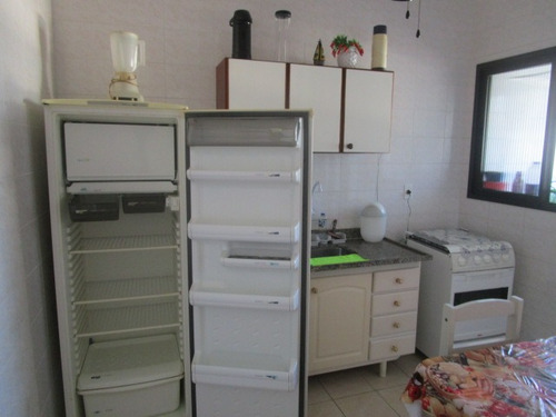Aluga-se Apartamento De 1 Dormitório. Próximo À Praia!!
