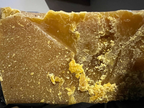 Imagen 6 de 6 de 1kg De Cera De Abeja 100% Natural, Cosechada Artesanalmente