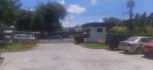 En Venta Apartamento Ubicado En Residencias Paují Naguanagua, La Granja Como Punto De Referencia Frente Al C.c. Cristal Y Concepto La Granja, Municipio Naguanagua Estado Carabobo  Venezuela / Emer.