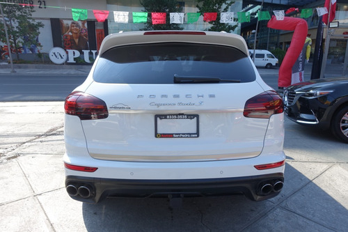 Imagen 4 de 13 de Porsche Cayenne Turbo S 2016