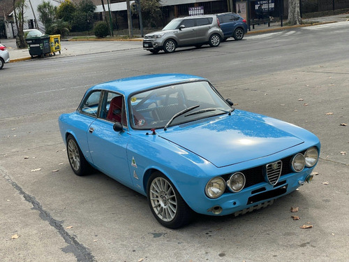 Imagen 3 de 24 de Alfa Romeo Giulia Gtv 1750 Bertone Veloce