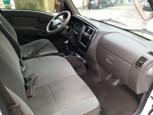 Imagem 8 de 15 de Hyundai Hr 2017 2.5 Hd Cab. Curta S/ Carroceria Tci 2p