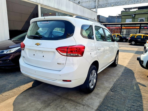 Imagen 8 de 22 de Nueva Chevrolet Spin Lt 2023 5 Asientos Color Financia Smar6