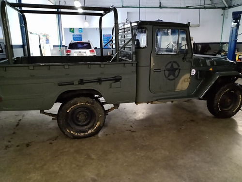 Imagem 2 de 8 de Toyota Bandeirante Militar