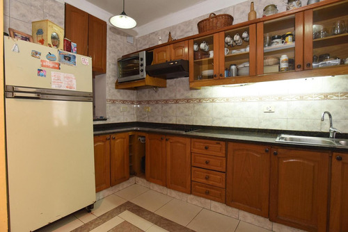 Venta Casa 4 Amb En Flores Cochera, Apto Credito