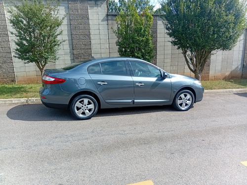 Renault Fluence 2.0 Dynamique Hi-flex 4p