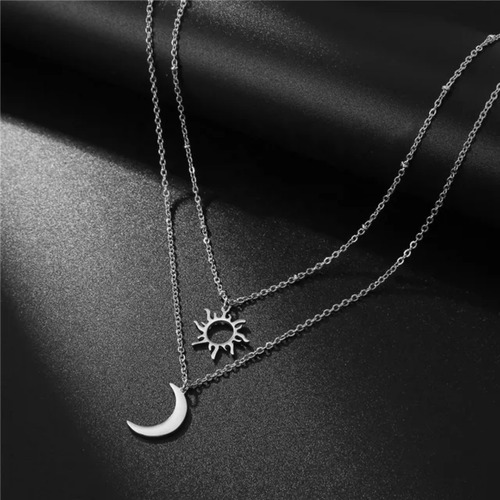 Imagen 3 de 6 de Collar Con Sol Y Luna Doble Cadena En Acero Inoxidable