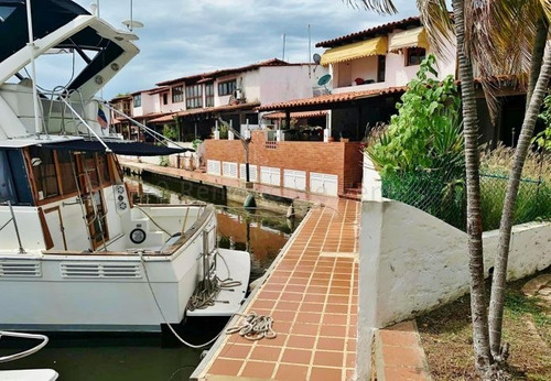 Imagen 4 de 4 de Mariestela Boada, Vende Bella Villa En Lecheria #20-24862