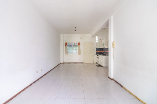 Monoambiente Divisible En Agronomía Con Patio