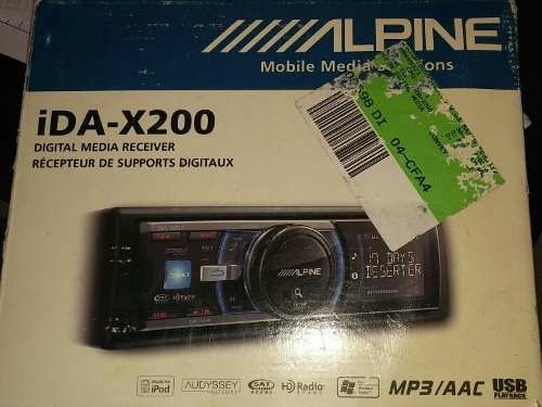 Autoestéreo Alpine iDA-X200 con USB y bluetooth