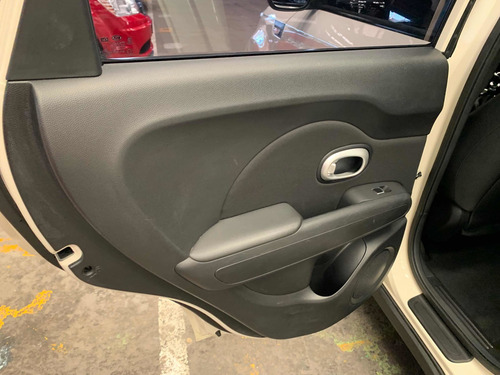 Imagen 7 de 13 de Kia Soul 1.6 Lx Std 6 Vel Ac 2019